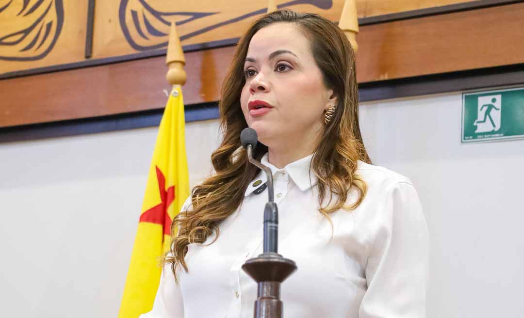 "A quem interessa o caos no sistema prisional?", questiona Michelle Melo, que cobra valorização dos policiais penais