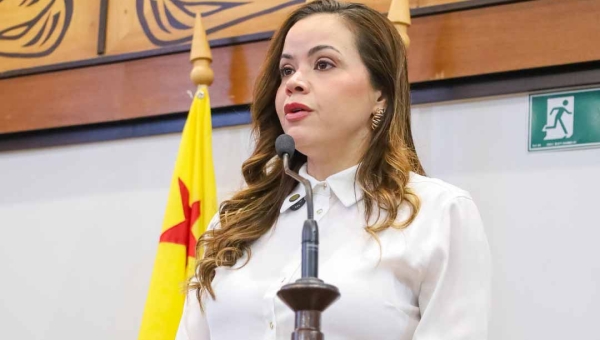 "A quem interessa o caos no sistema prisional?", questiona Michelle Melo, que cobra valorização dos policiais penais