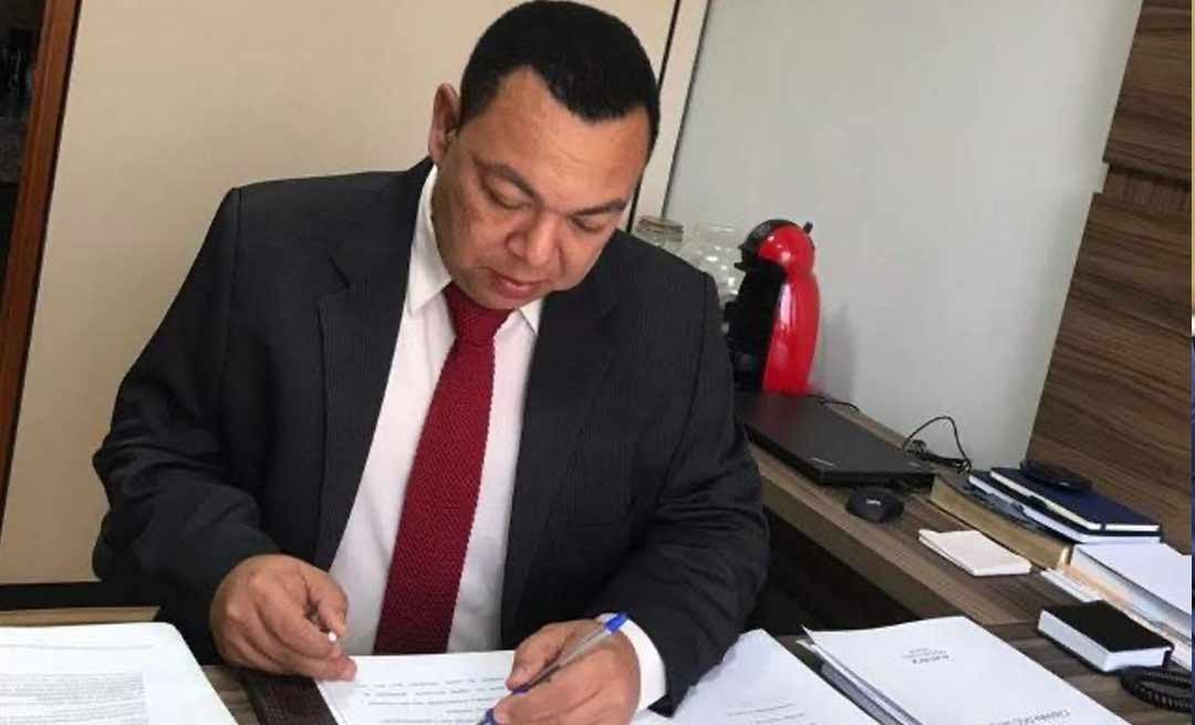 Petecão atende pedido de Paulo Ximenes e destina R$ 198 mil para comprar fábrica de gelo que vai atender pescadores de Assis Brasil