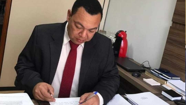 Petecão atende pedido de Paulo Ximenes e destina R$ 198 mil para comprar fábrica de gelo que vai atender pescadores de Assis Brasil