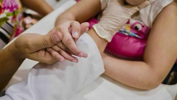 Ministério da Previdência regulamenta acesso a pensão especial e indenização para pessoas com sequelas da síndrome congênita do Zika