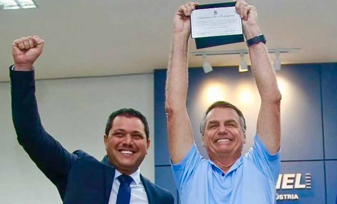 "Você abriu os olhos da nação, agora paga o preço por praticar o bem", diz Luz sobre condenação de Bolsonaro