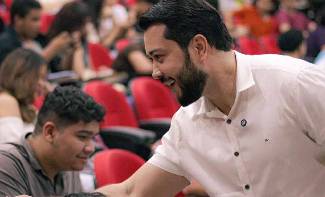 Jarude comemora mais de mil inscritos no Partiu, ENEM e reforça: "Quero todos aprovados!"