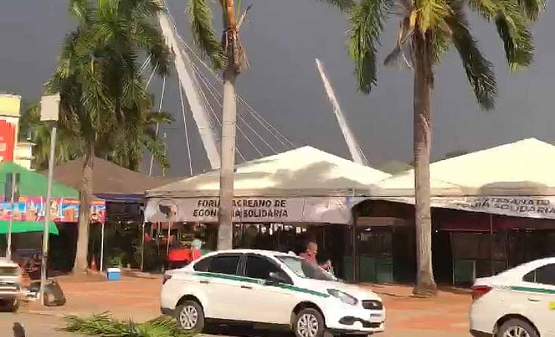 Comerciantes e transeuntes são surpreendidos por rajadas de vento no Centro da Capital