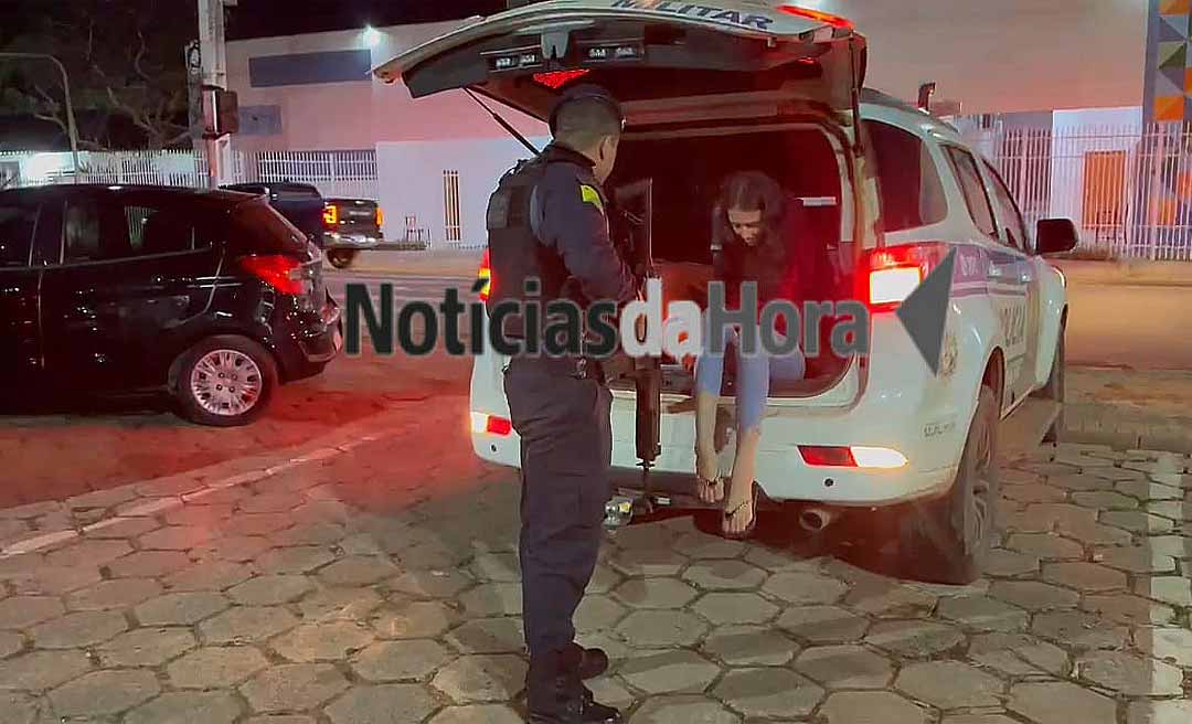 Mulher é presa com 4 ‘tijolos’ de maconha em barreira policial na AC-40, em Rio Branco