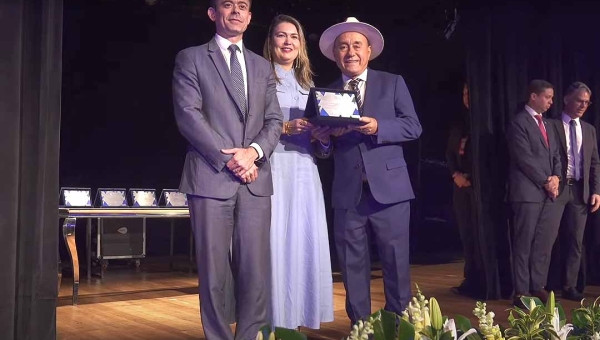 Prefeito Bocalom recebe em Brasília dois prêmios do Tesouro Nacional por excelência fiscal em Rio Branco