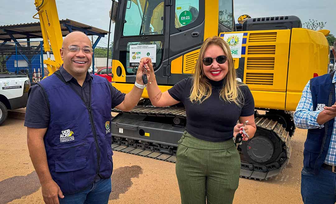 Deracre recebe novos veículos e máquinas e amplia capacidade de obras no Acre