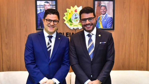 Eduardo Ribeiro comemora lei que garante deslocamento de mães no pós-parto para casa