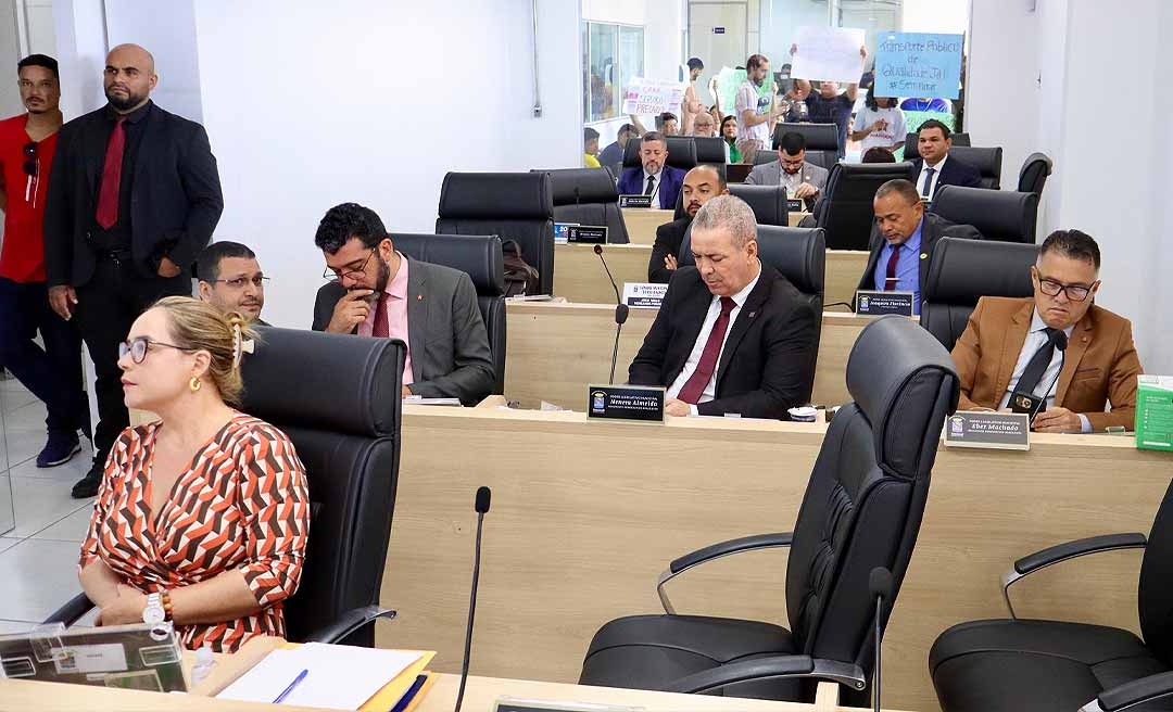 Com impacto orçamentário estimado em R$ 12,9 milhões, Câmara de Rio Branco aprova subsídio tarifário ao transporte coletivo por 15 votos a 4