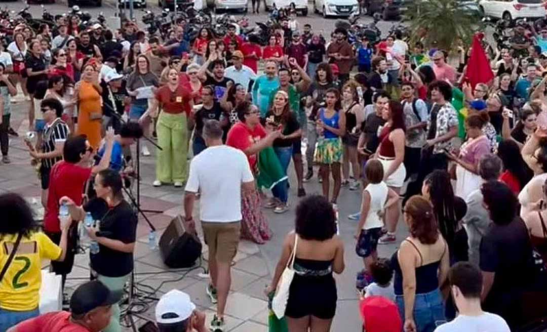 Parlamentares e movimentos sociais protestam em Rio Branco contra a PEC da Blindagem