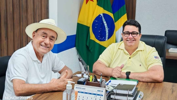 Bocalom visita Brasiléia, destaca vocação agrícola do município e recebe elogios de Carlinhos do Pelado