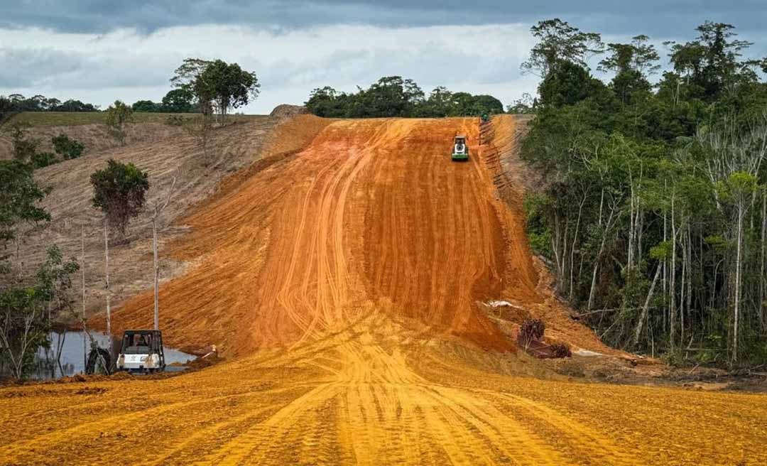 Deracre avança na obra da Avenida Idelfonso Cordeiro, em Cruzeiro do Sul
