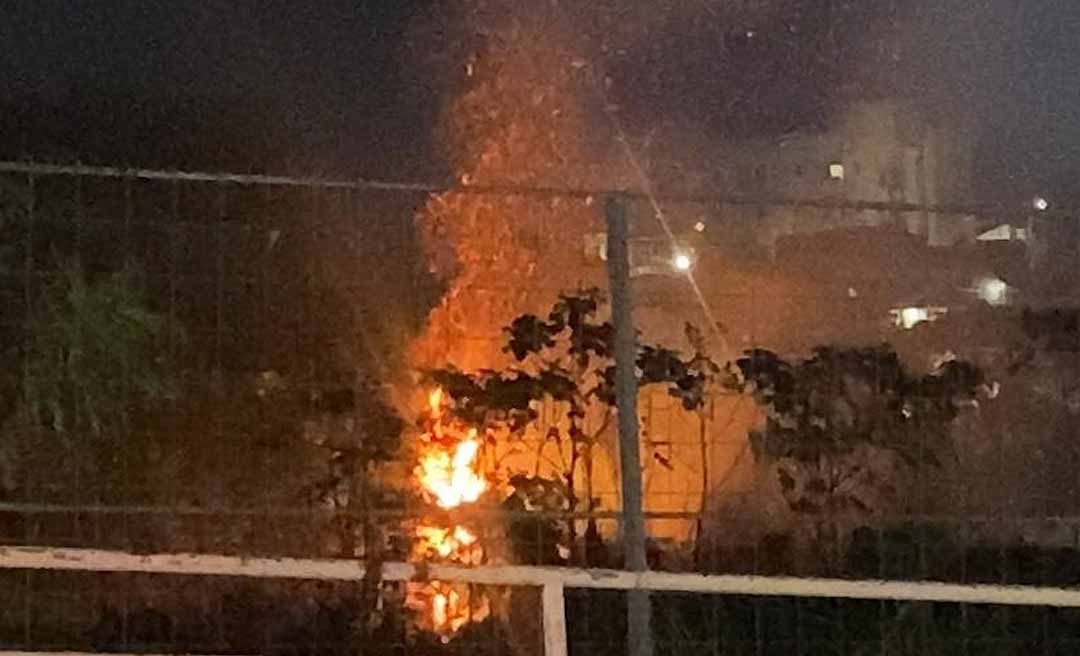 Crime ambiental! Incêndio em área de mata espalha fumaça e fuligem na Avenida Ceará, em Rio Branco