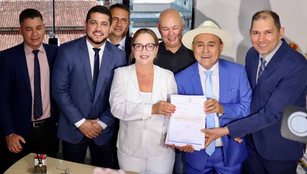 Bocalom entrega Plano Diretor de Rio Branco na Câmara e defende modernização para atrair investimentos: “Novo patamar de desenvolvimento”