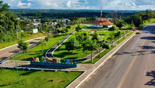 Justiça Eleitoral cassa mandatos em Assis Brasil por fraude à cota de gênero; prefeito é declarado inelegível