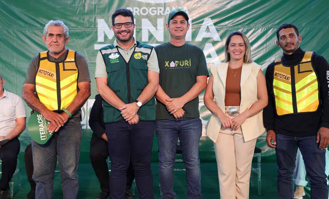 Mototaxistas de Xapuri recebem coletes em ação de segurança viária com presença de Camelí