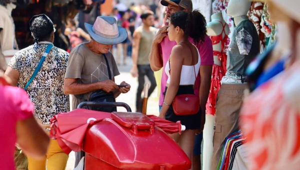 Senado aprova isenção de IR para renda até R$ 5 mil e cria programa para baixa renda