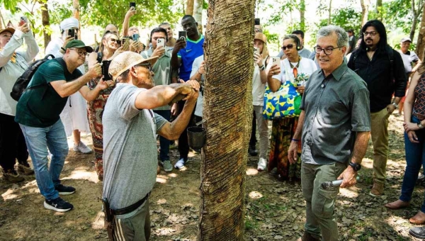 Jorge Viana destaca potencial da floresta e o crescimento das exportações no Acre
