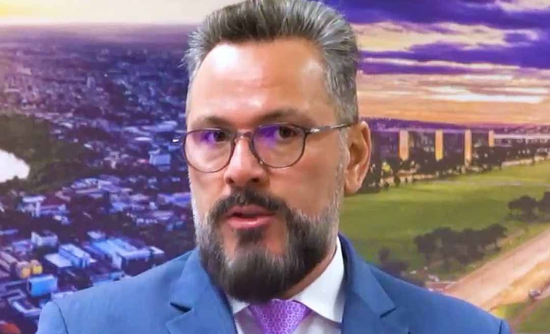 Senador Alan Rick cobra soluções do INEP para falhas na prova prática do Revalida 2025