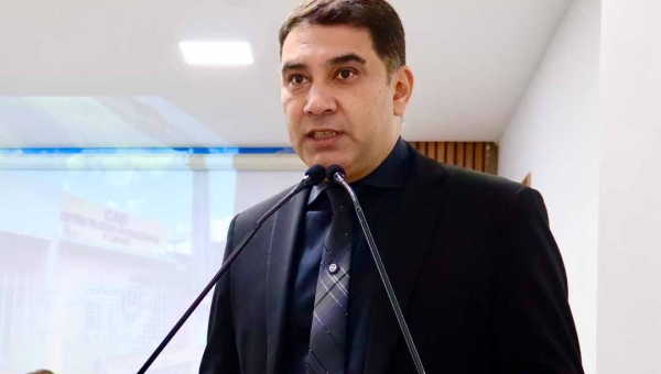 Vereador Samir Bestene destaca apoio ao Hospital de Amor durante ato do Outubro Rosa na Câmara de Rio Branco: “Lugar de acolhimento e dignidade”