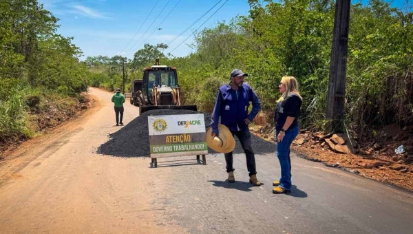 Deracre inicia recuperação da Estrada do Quixadá e beneficia 500 famílias da comunidade