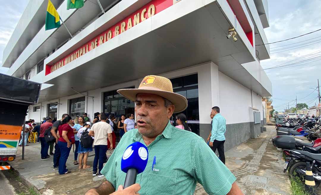 Agentes de Saúde e Zoonoses protestam mais uma vez em frente à Câmara de Rio Branco por reajuste do piso nacional; PL ainda não chegou ao Legislativo