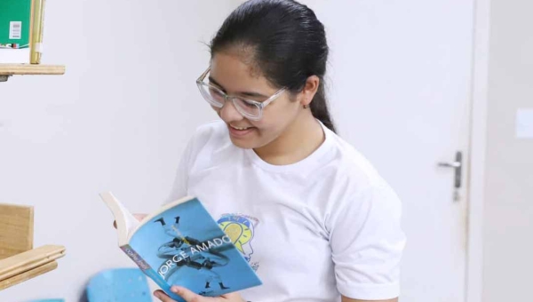 Com apenas 14 anos, estudante da rede pública estadual é aprovada em 14 graduações e conquista 1º lugar em concurso público no Acre