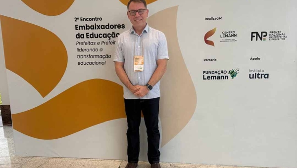 Alysson Bestene representa Rio Branco em encontro nacional sobre Educação em Sobral