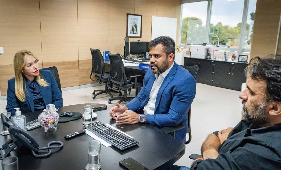 Governo por meio do Deracre assegura liberação de novos recursos para passarela de Marechal Thaumaturgo e ponte do Ramal dos Paulistas