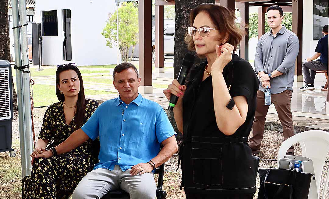 Senadora Damares Alves destaca conversão do senador Márcio Bittar durante agenda com lideranças evangélicas no Acre
