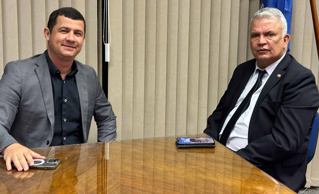 Petecão anuncia caminhão basculante para reforçar infraestrutura de Xapuri