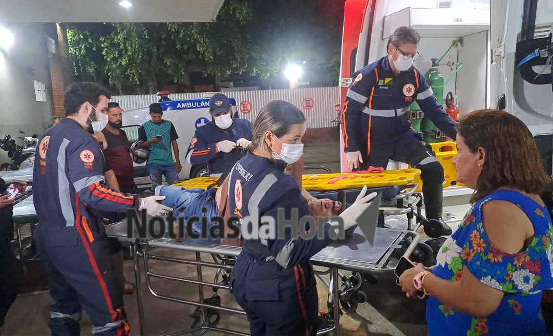 Motociclista em alta velocidade colide com deficiente físico em motocicleta adaptada