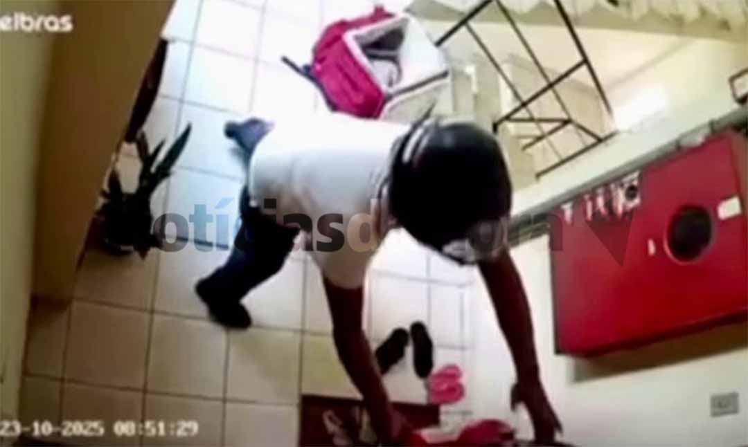 Entregador é flagrado furtando extintor em condomínio no Loteamento dos Engenheiros, em Rio Branco