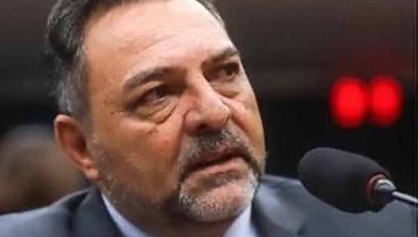 Deu na Folha: Zezinho Barbary entra na mira do Supremo após ONGs acionarem Corte para investigar máquinas compradas com emendas e usadas em desmate ilegal