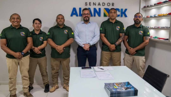 Sindicato contesta governo e afirma que os protocolos exigidos para autoridades foram seguidos para visita de Alan Rick