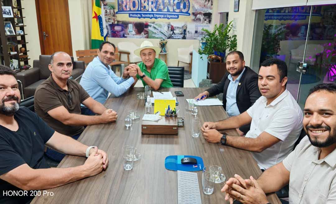 Bocalom lidera prefeitos em ação conjunta para solucionar problema do lixo nos municípios acreanos