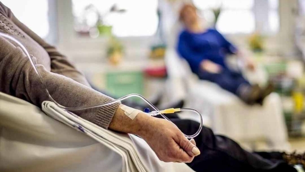 Lei cria o Dia Nacional do Acolhimento do Paciente Oncológico e institui o “Março Laranja”