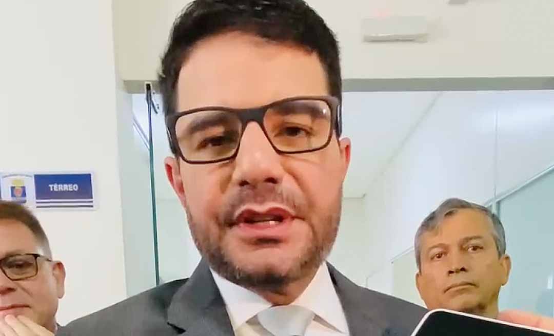 Gladson defende criação de novo cargo no governo, mas admite erro no momento do envio da PL à Aleac: “Não é para contemplação política”