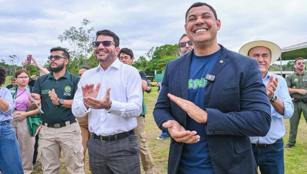 Governador acompanha voo inaugural do drone Harpia que vai reforçar o monitoramento de fronteiras