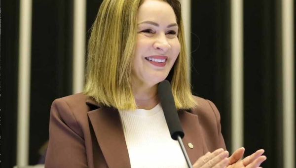 Projeto de Socorro Neri que institui o Sistema Nacional de Educação é sancionado pela Presidência da República