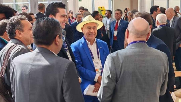 Prefeito Tião Bocalom defende autonomia dos municípios em plenária nacional no Rio de Janeiro