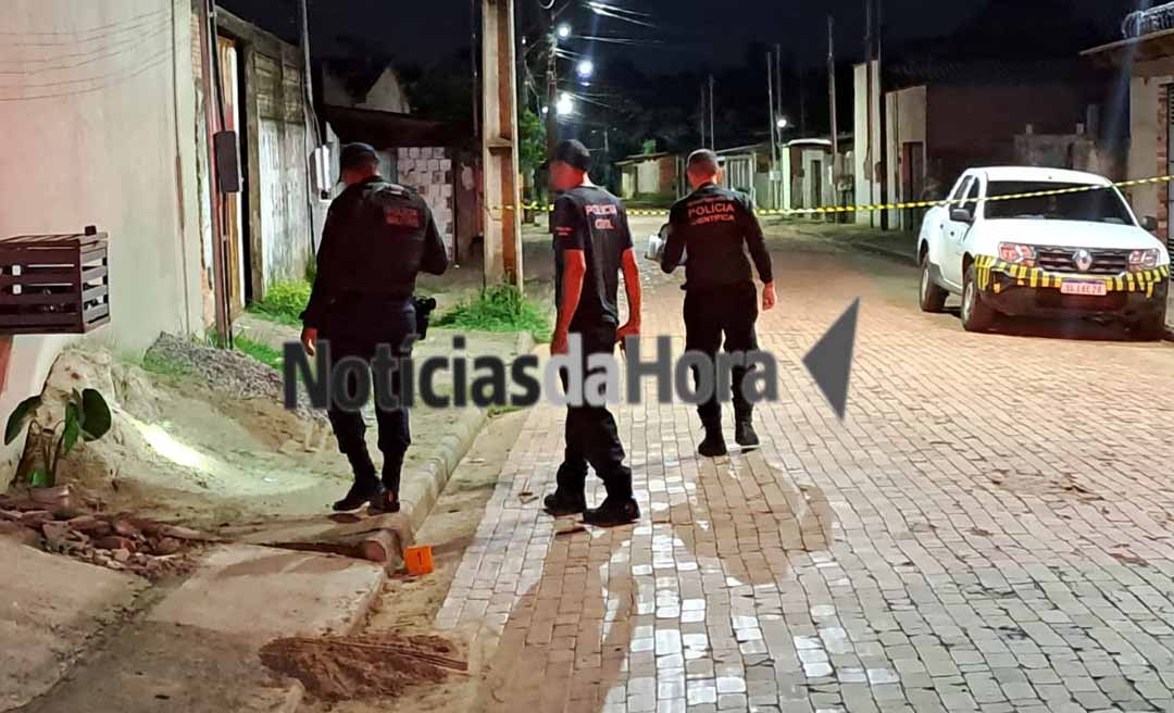 Criminosos armados com fuzil rendem motorista e disparam contra residência no bairro Santa Inês, Segundo Distrito da Capital