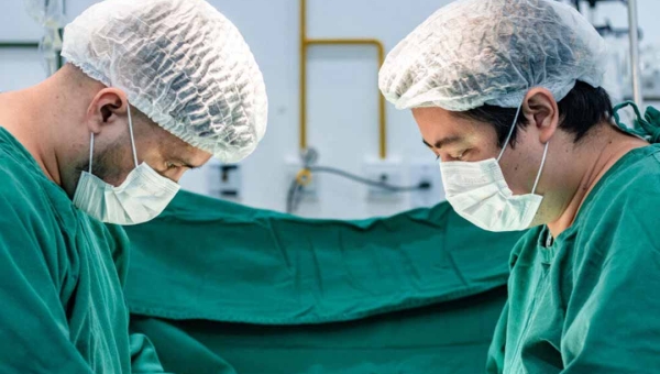 Fundhacre realiza primeiro implante de prótese testicular do estado