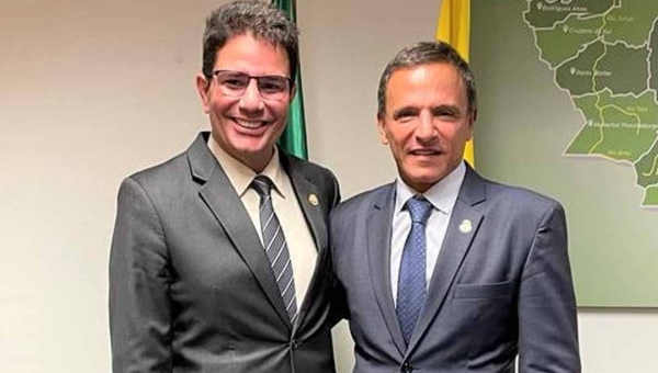 Gladson Camelí mantém favoritismo ao Senado e arrasta Bittar no segundo voto