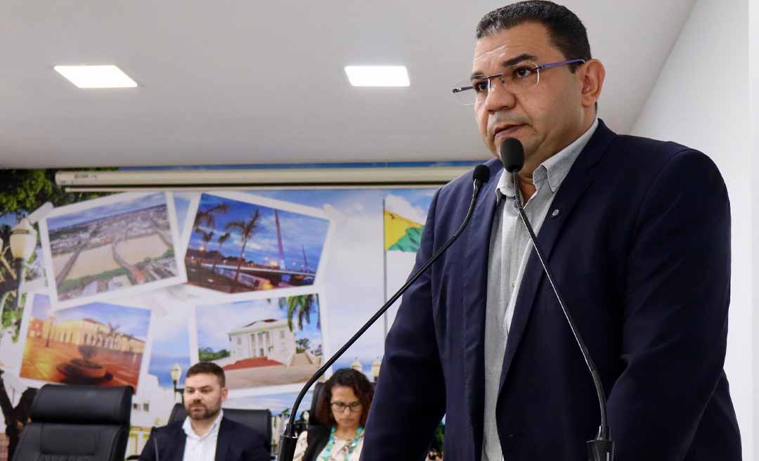 “O que eles pedem não é remoção, mas melhorias”, afirmou vereador Fábio Araújo sobre retirada de famílias do Papoco