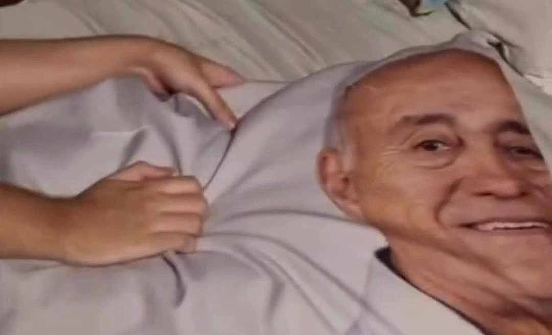 Fã de Bocalom faz fronha de travesseiro com foto do prefeito