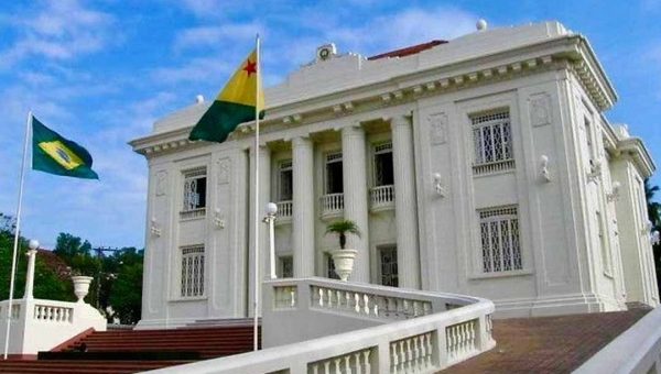 “Não há risco de os colaboradores terceirizados não receberem os salários e o 13º”, diz governo ao rebater Calegário