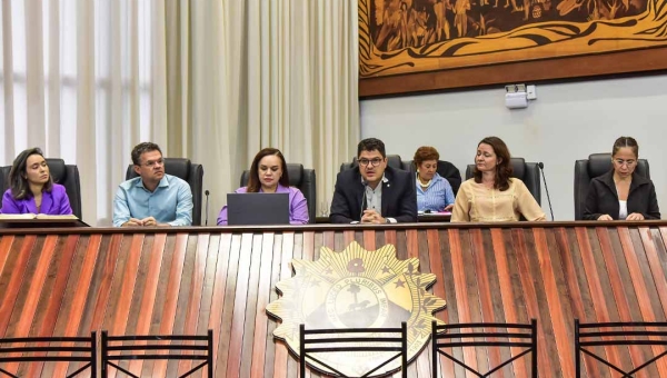 Novembro Roxo: Eduardo Ribeiro promove audiência sobre prematuridade na Aleac