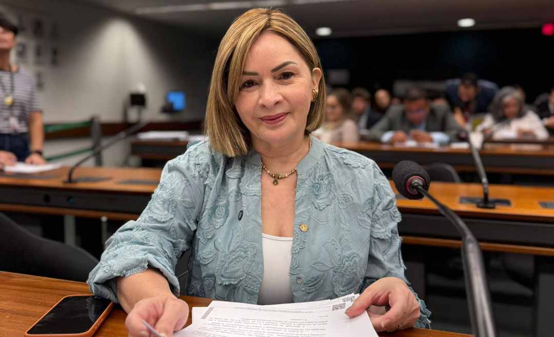 Socorro Neri propõe projeto de lei que isenta Imposto de Renda para profissionais da Educação