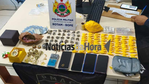 Denúncia anônima faz com que ROTAM prenda dois suspeitos pelo crime de tráfico de drogas em Rio Branco